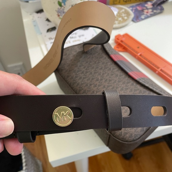 Michael Kors Fannypack - Picture 3 of 4